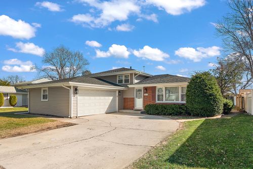 9313 W 147th St, Orland Park, IL, 60462-2711 | Card Image