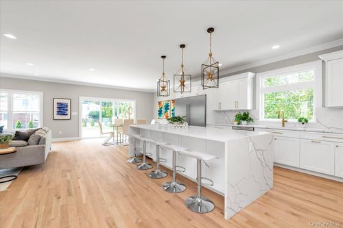 18 Anita Ave, Syosset, NY, 11791-2604 | Card Image