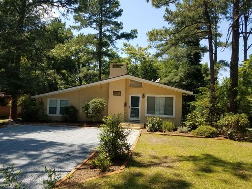 490 N May St, Southern Pines, NC, 28387-5610 | Card Image