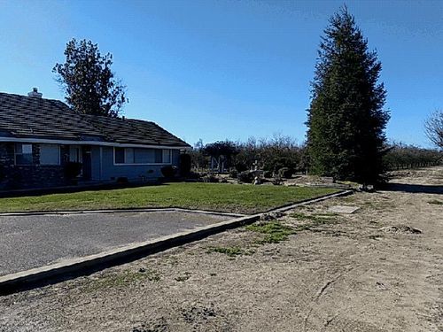 14509 Bell Dr, Livingston, CA, 95334-9609 | Card Image