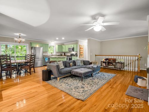 288 Long Ridge Rd, Old Fort, NC, 28762-6870 | Card Image