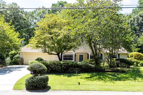 2007 Walden Park Dr, Snellville, GA, 30078-6431 | Card Image