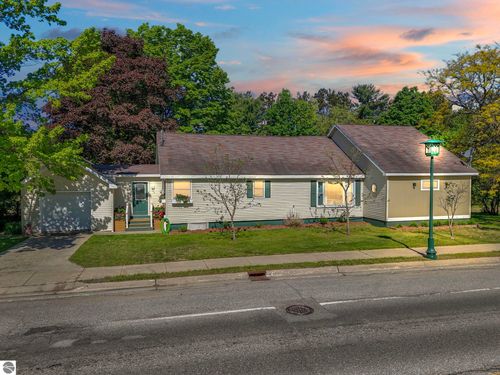 425 N Brownson Ave, Kingsley, MI, 49649-9235 | Card Image