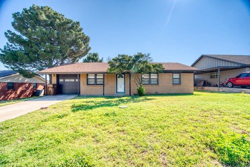 2711 Cindy Ln, Big Spring, TX, 79720-6708 | Card Image