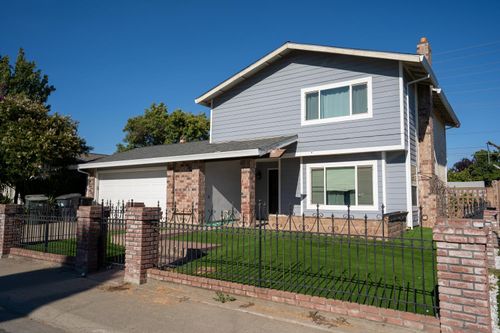 4221 Rosecrest Way, Sacramento, CA, 95826 | Card Image