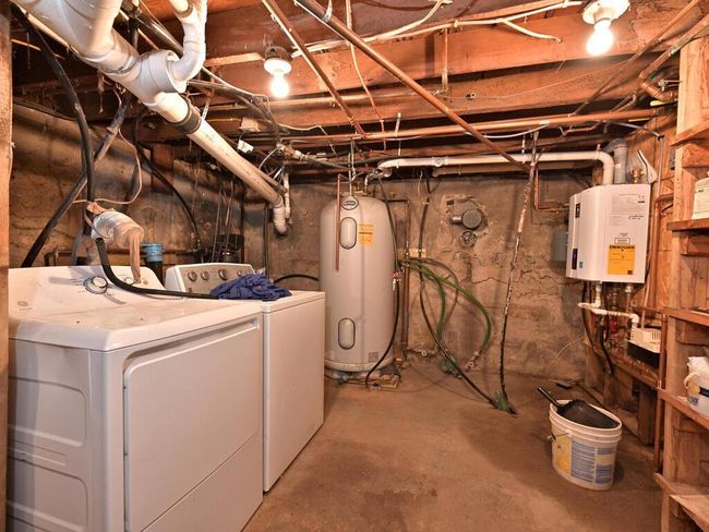 Basement laundry | Image 17