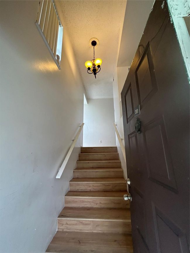 APT-201 - 2823 N Course Dr, Condo with 2 bedrooms, 2 bathrooms and null parking in Pompano Beach FL | Image 13