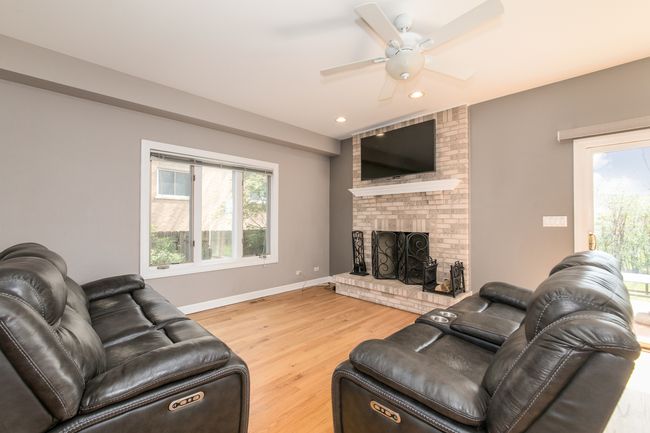 840 N Northwest Hwy, Townhouse with 3 bedrooms, 4 bathrooms and 2 parking in Park Ridge IL | Image 7