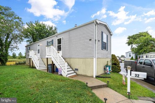 32 Bayshore Mobile Mnr, Hazlet, NJ, 07730-4128 | Card Image
