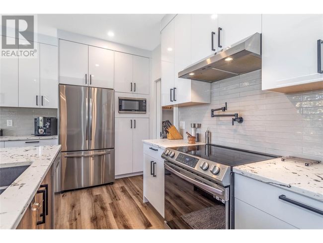 2737 Cedar Ridge St, House other with 2 bedrooms, 2 bathrooms and 4 parking in Lumby BC | Image 16