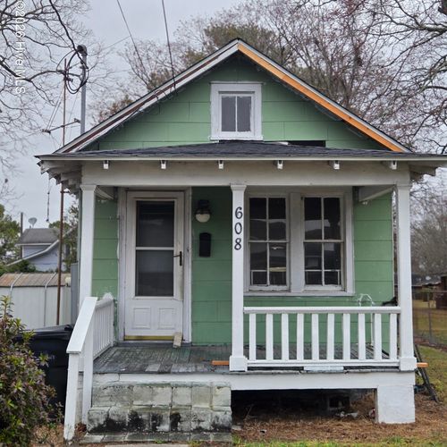 608 Parsonage St, Elizabeth City, NC, 27909-3851 | Card Image