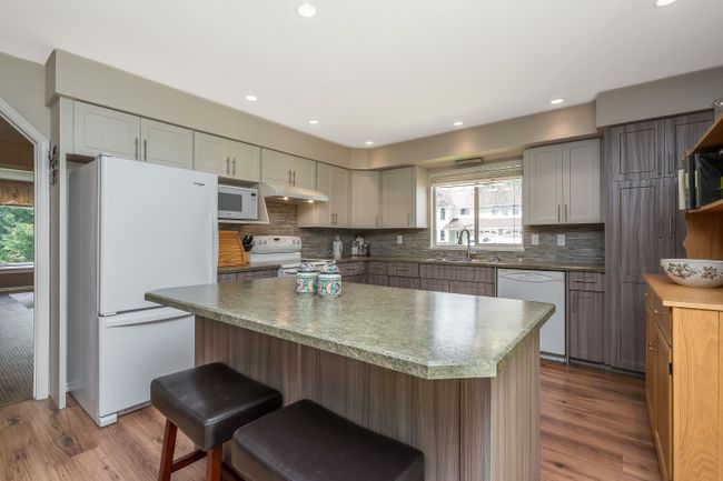 8932 143 A Street, House other with 4 bedrooms, 3 bathrooms and 3 parking in Surrey BC | Image 17