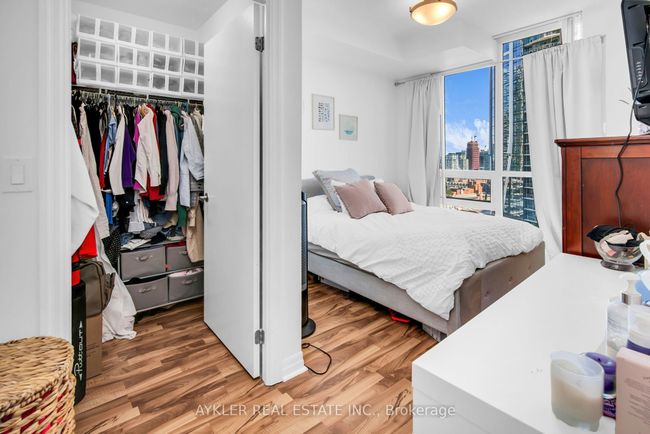 2404 - 12 Yonge St, Condo with 3 bedrooms, 2 bathrooms and 1 parking in Toronto ON | Image 20