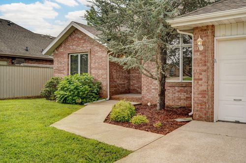 3664 W Edgewood St, Springfield, MO, 65807-0988 | Card Image