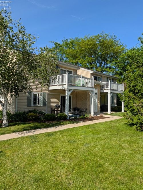 2-459 N Lake Pine, Marblehead, OH, 43440 | Card Image