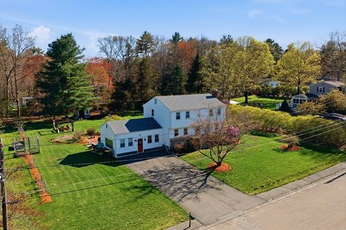 3 Beach St, Norton, MA, 02766-2218 | Card Image