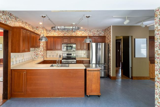 611 High St, House other with 5 bedrooms, 4 bathrooms and null parking in Port Jefferson NY | Image 9