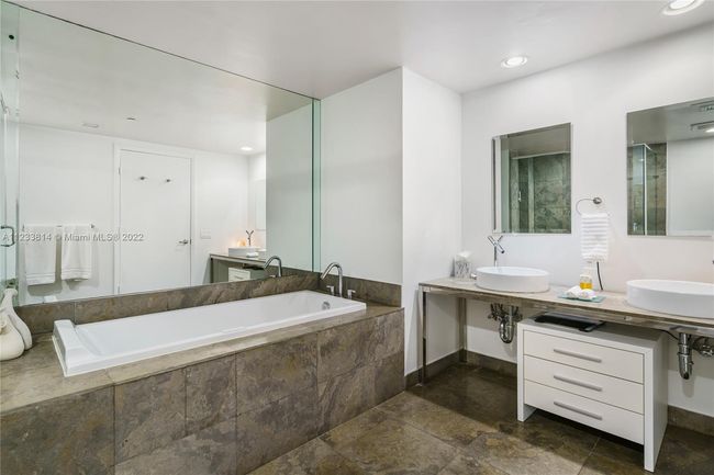APT-3404 - 485 Brickell Ave, Condo with 2 bedrooms, 2 bathrooms and null parking in Miami FL | Image 28