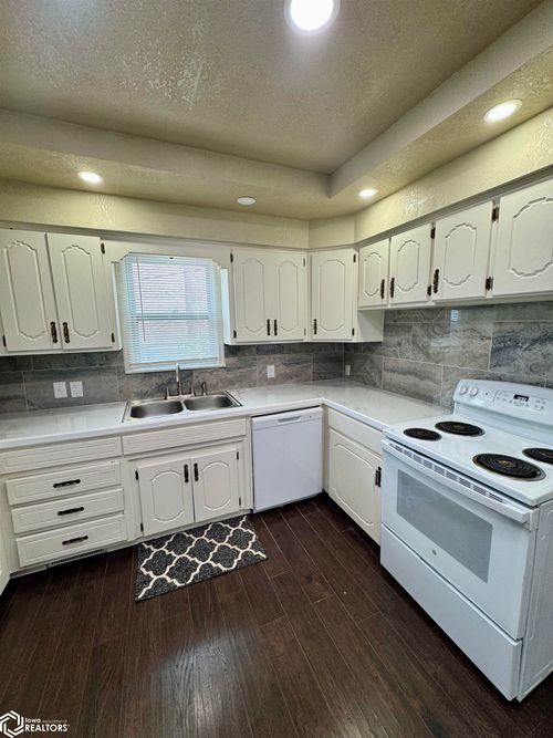 209 N 6th St, Missouri Valley, IA, 51555-1819 | Card Image