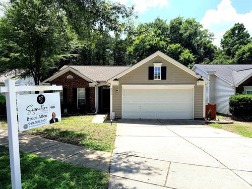 4313 Bubbling Brook Ct, Charlotte, NC, 28278-0004 | Card Image