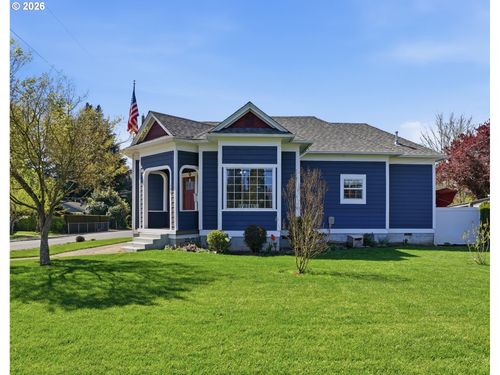 798 Young St, Woodburn, OR, 97071-4940 | Card Image