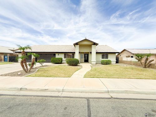 3590 W 27th Pl, Yuma, AZ, 85364-6957 | Card Image