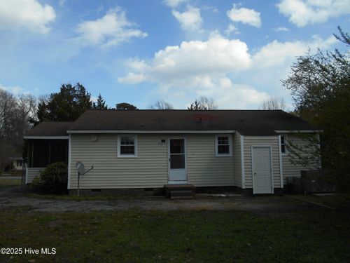 1007 River St, Jacksonville, NC, 28540-5702 | Card Image