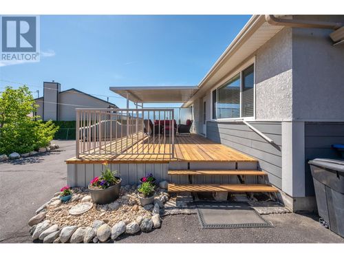 8 Mcintosh Crt, Osoyoos, BC, V0H1V2 | Card Image