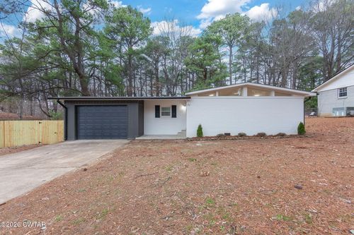 71 Knollwood Dr, Jackson, TN, 38305-2526 | Card Image