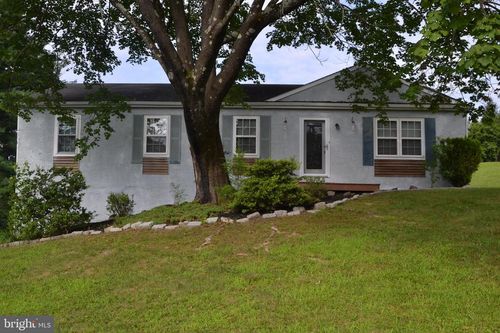 1306 Murdock Dr, West Chester, PA, 19380-1124 | Card Image