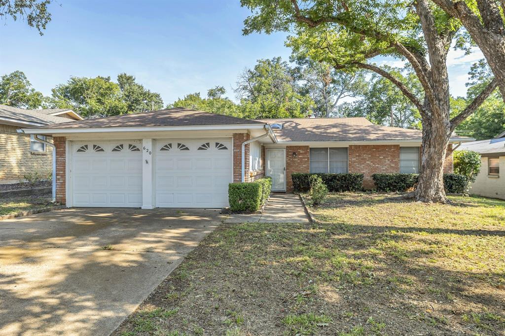 Oak Dr, Hurst, TX 76053