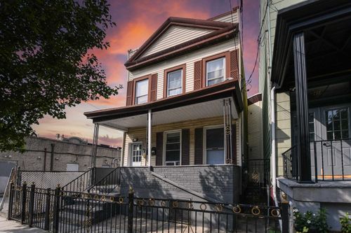 416 41st St, Union City, NJ, 07087-7904 | Card Image