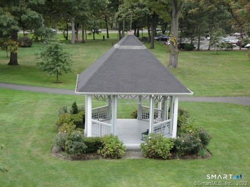 2c-138 Woodside Grn, Stamford, CT, 06905-4927 | Card Image