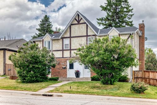 11169 Sacramento Dr Sw, Calgary, AB, T2W0J6 | Card Image