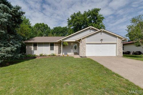 5 Lake Superior Dr, Saint Peters, MO, 63376-3215 | Card Image