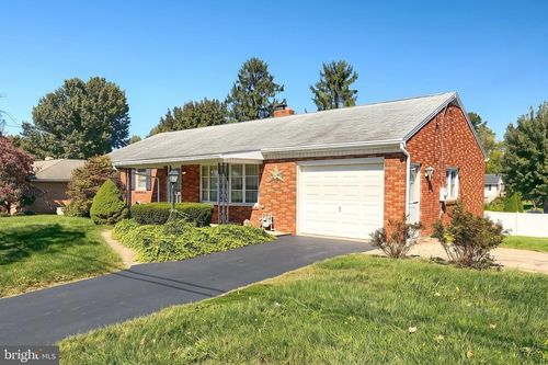 2239 Sycamore Road, YORK, PA, 17408 | Card Image