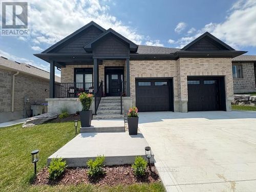 125 Pugh St, Milverton, ON, N0K1M0 | Card Image