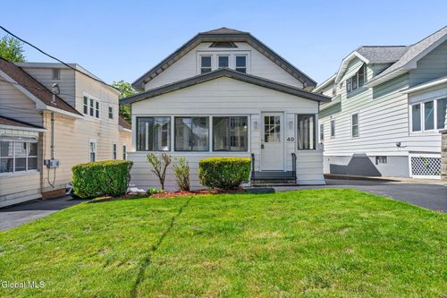 40 Lawn Ave, Albany, NY, 12204-1720 | Card Image