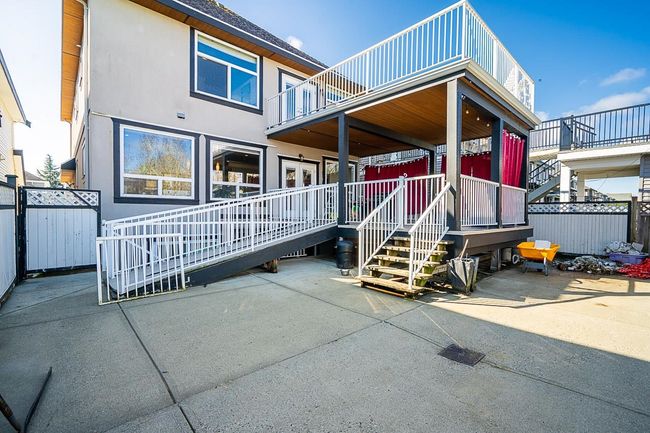 17373 64 A Avenue, House other with 7 bedrooms, 4 bathrooms and 3 parking in Surrey BC | Image 27