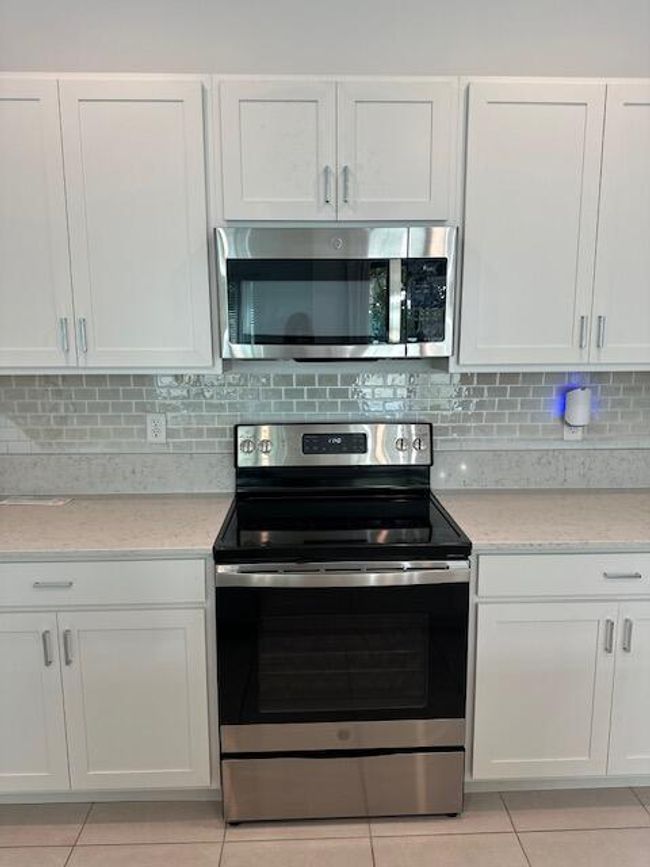 4504 Hartwell Ln, Townhouse with 3 bedrooms, 3 bathrooms and null parking in Riviera Beach FL | Image 5