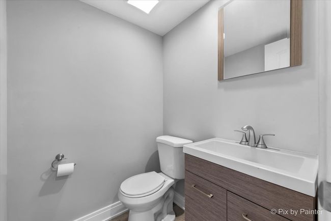 63 - 1247 E Canterbury Trl, Condo with 4 bedrooms, 2 bathrooms and 1 parking in Palatine IL | Image 11