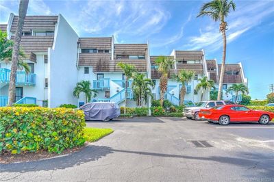 6-G - 11000 S Ocean Drive, Condo with 2 bedrooms, 2 bathrooms and null parking in Jensen Beach FL | Image 2