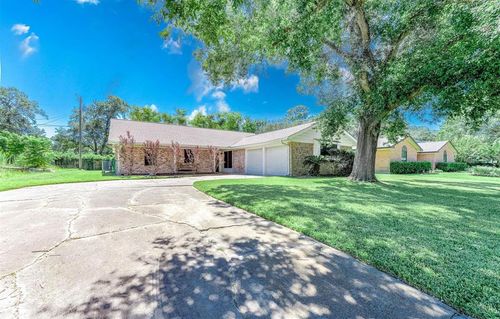 5004 Live Oak Drive, Dickinson, TX, 77539 | Card Image