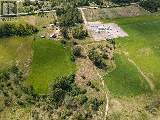 7398 Yellowhead Highway, House other with 3 bedrooms, 1 bathrooms and null parking in Darfield BC | Image 40