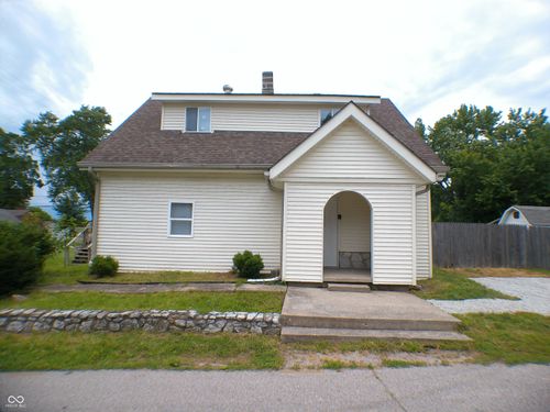 504 E Park St, Trafalgar, IN, 46181-8729 | Card Image