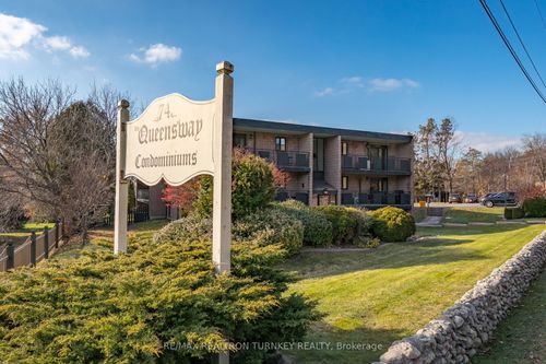 102-74 The Queensway S, Keswick, ON, L4P1Z3 | Card Image