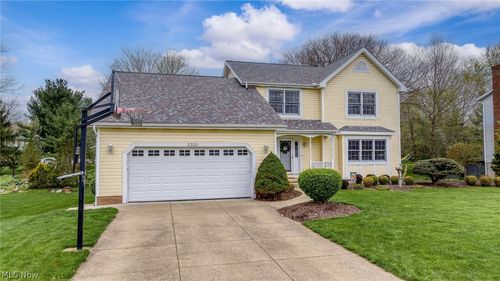 5330 Young Rd, Stow, OH, 44224-1618 | Card Image