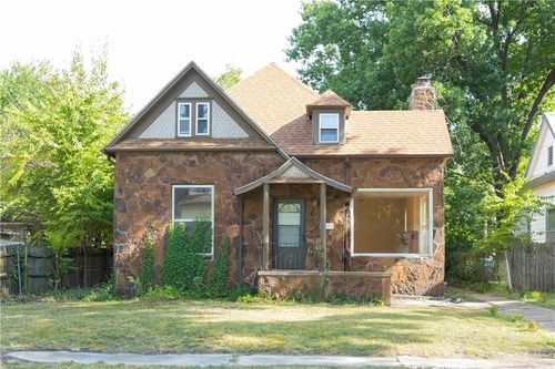 1621 Appleton Ave, Parsons, KS, 67357-4327 | Card Image