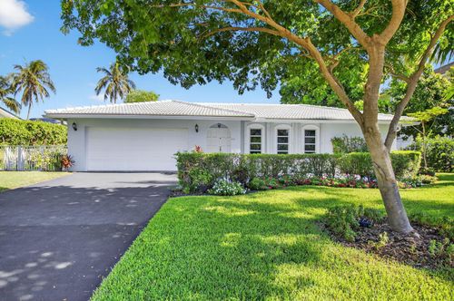 937 Banyan Dr, Delray Beach, FL, 33483-4915 | Card Image