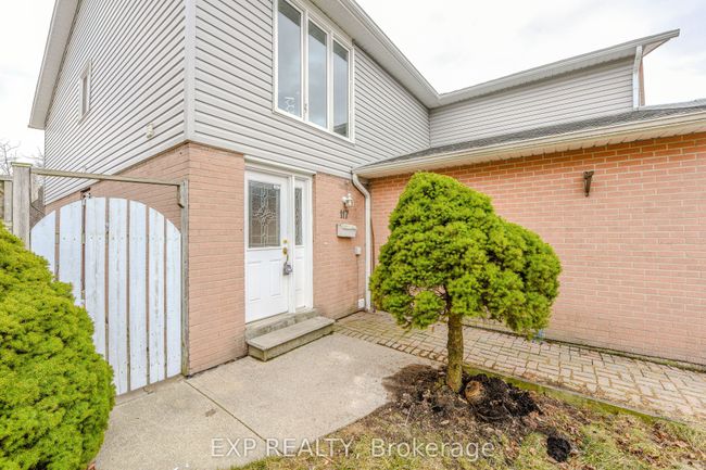 117 Harold St, House attached with 5 bedrooms, 3 bathrooms and 1 parking in Brampton ON | Image 4